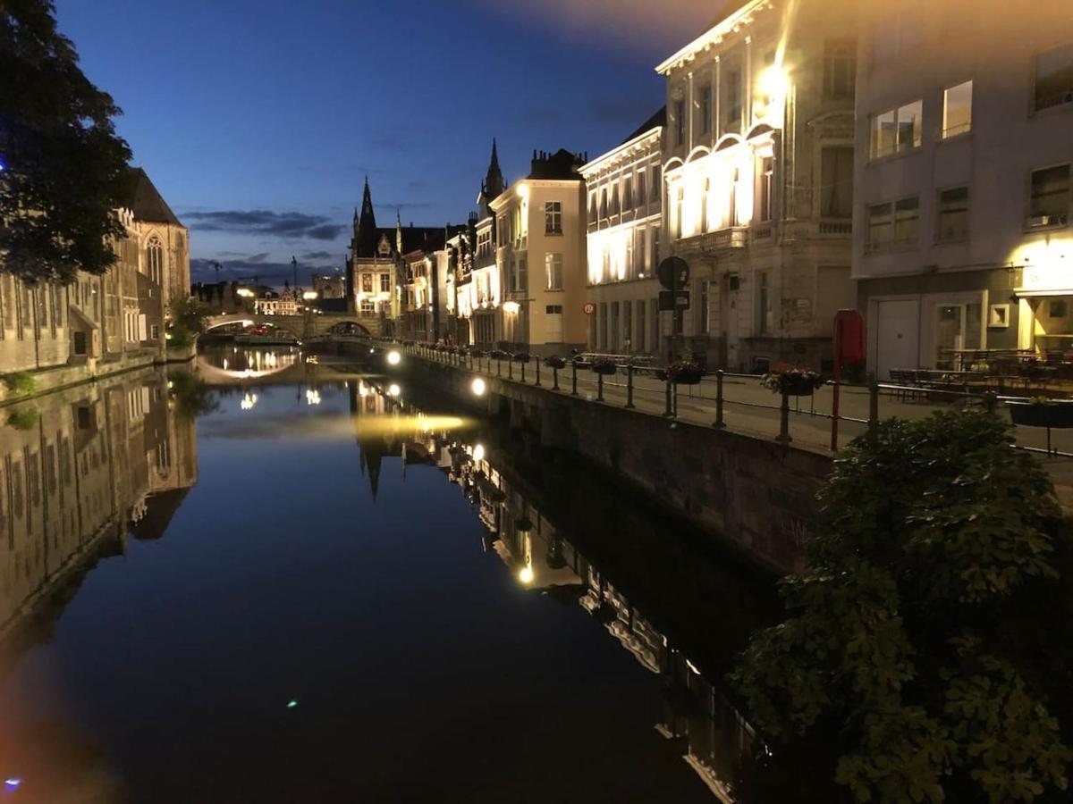 Studio Medieval City Center At River De Leie เกนต์ ภายนอก รูปภาพ